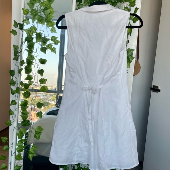 Reformation White Linen Sleeveless Collared Dress with Adjustable Gold Buttons - Picture 6 of 9